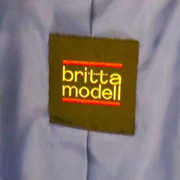 VINTAGE 1980's WOMEN'S FULL LENGTH WIDE (OVERSIZED) WOOL/NYLON WINTER SWING COAT - Picture 12 of 12